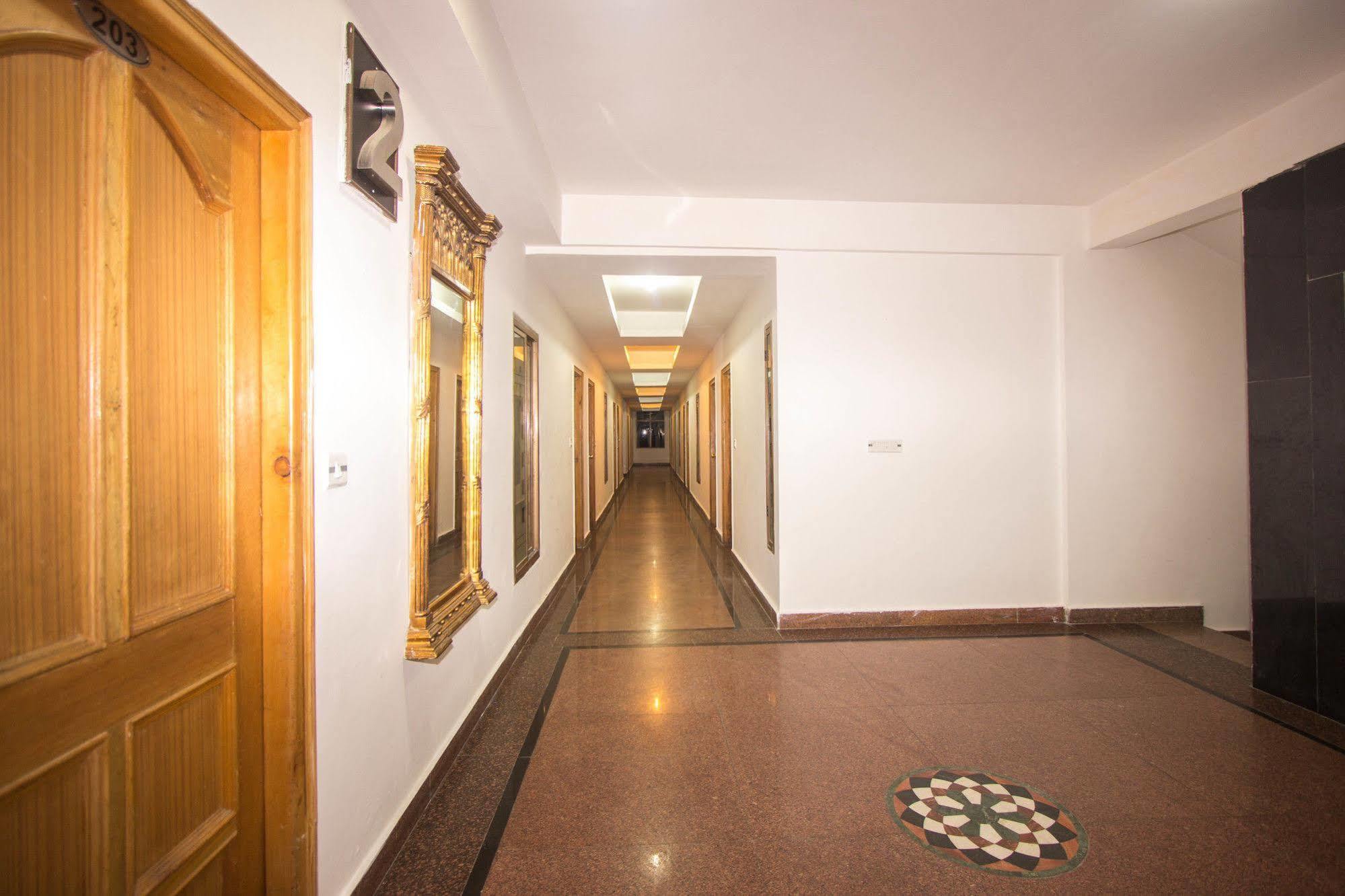 Kalinga Grand Hotel Маналі Екстер'єр фото
